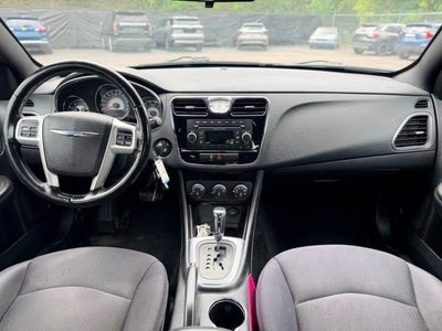 2013 Chrysler 200 Touring