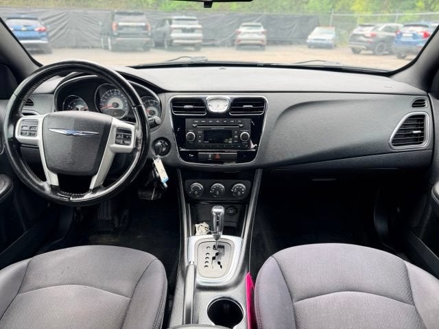 2013 Chrysler 200 Touring