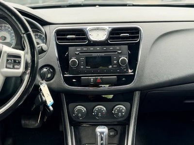 2013 Chrysler 200 Touring