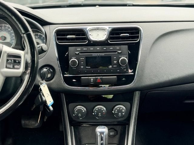 2013 Chrysler 200 Touring