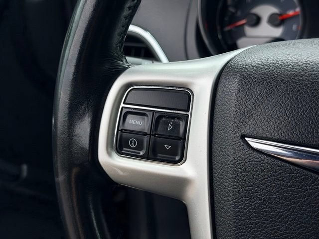 2013 Chrysler 200 Touring