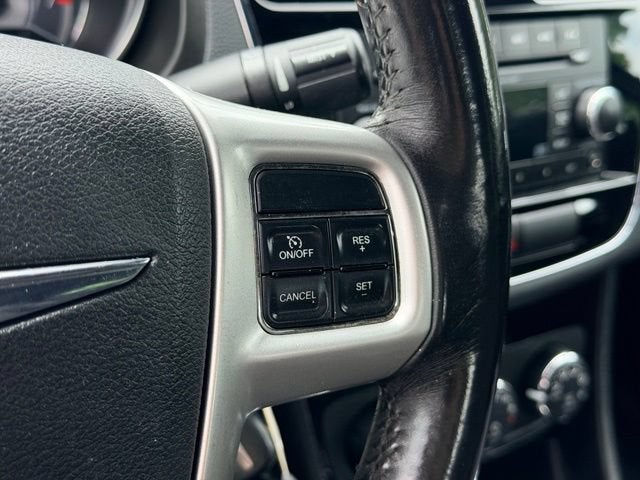2013 Chrysler 200 Touring
