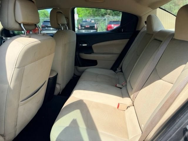 2012 Dodge Avenger SE