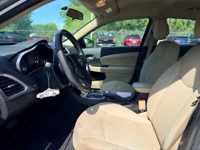 2012 Dodge Avenger SE