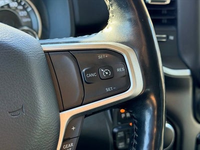 2020 RAM 1500 Big Horn Crew Cab 4x4 5'7" Box