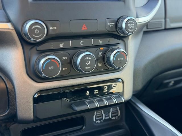 2020 RAM 1500 Big Horn Crew Cab 4x4 5'7" Box