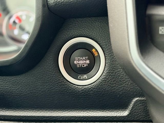 2020 RAM 1500 Big Horn Crew Cab 4x4 5'7" Box