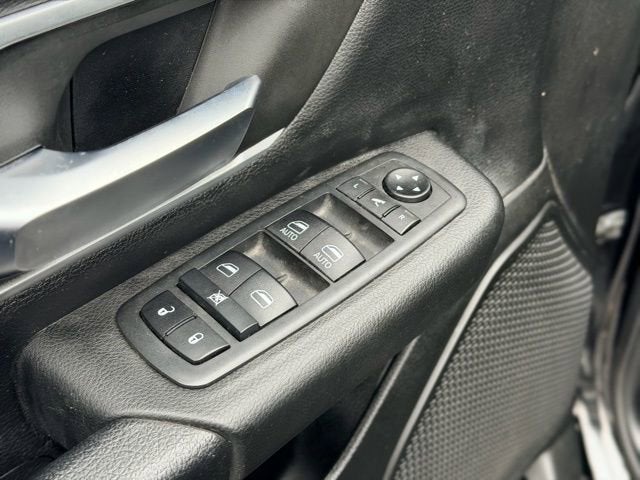 2020 RAM 1500 Big Horn Crew Cab 4x4 5'7" Box