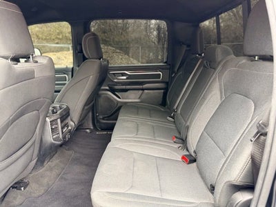 2020 RAM 1500 Big Horn Crew Cab 4x4 5'7" Box