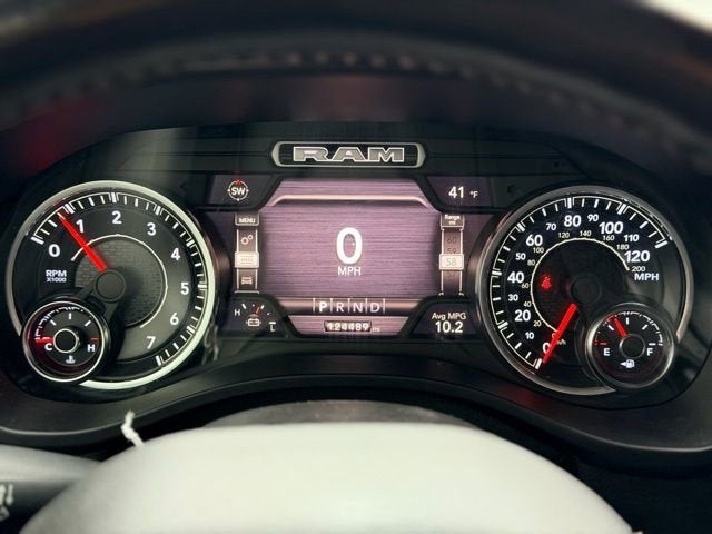 2020 RAM 1500 Big Horn Crew Cab 4x4 5'7" Box