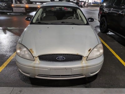 2005 Ford Taurus SE