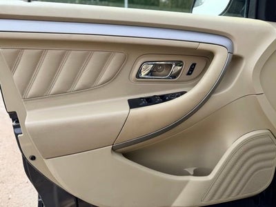 2018 Ford Taurus SE