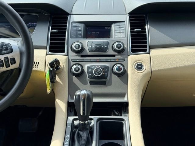 2018 Ford Taurus SE