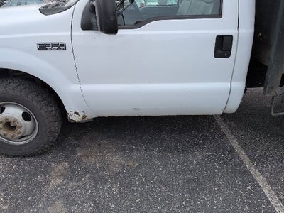 2004 Ford Super Duty F-350 DRW XL