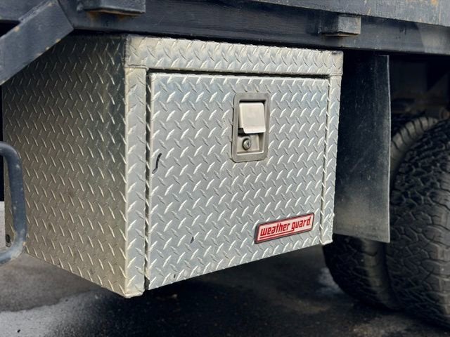 2004 Ford Super Duty F-350 DRW XL