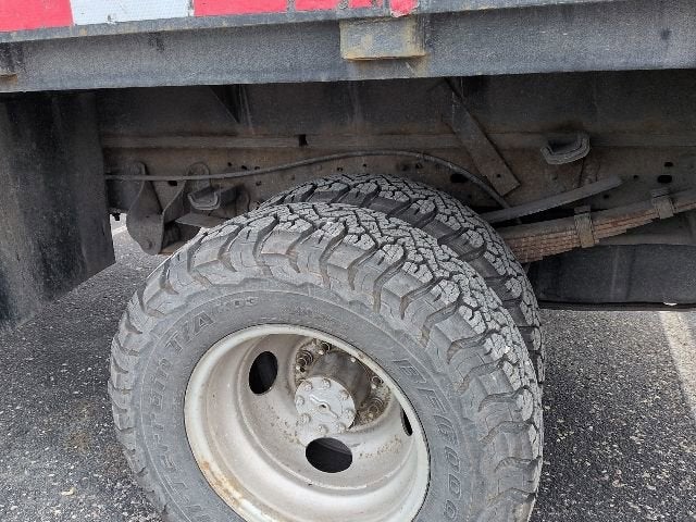 2004 Ford Super Duty F-350 DRW XL