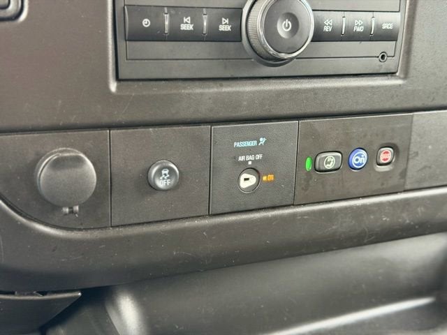 2023 Chevrolet Express Passenger 3500 1LS