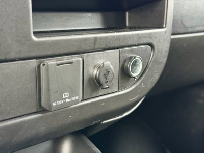 2023 Chevrolet Express Passenger 3500 1LS