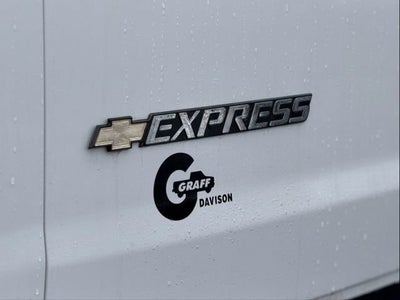 2023 Chevrolet Express Passenger 3500 1LS