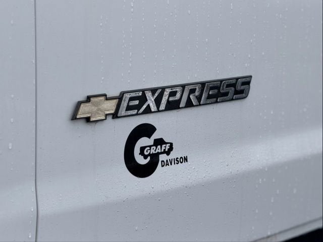 2023 Chevrolet Express Passenger 3500 1LS