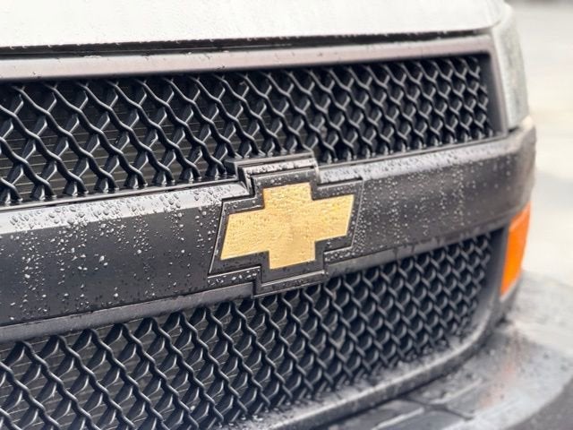 2023 Chevrolet Express Passenger 3500 1LS