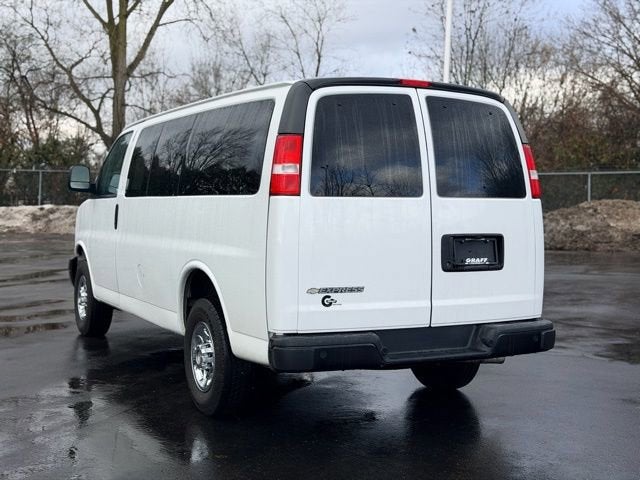 2023 Chevrolet Express Passenger 3500 1LS