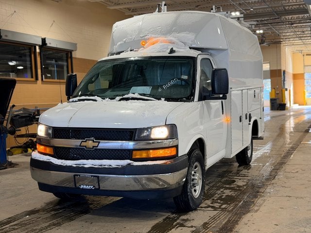 2025 Chevrolet Express Cutaway 3500 1WT