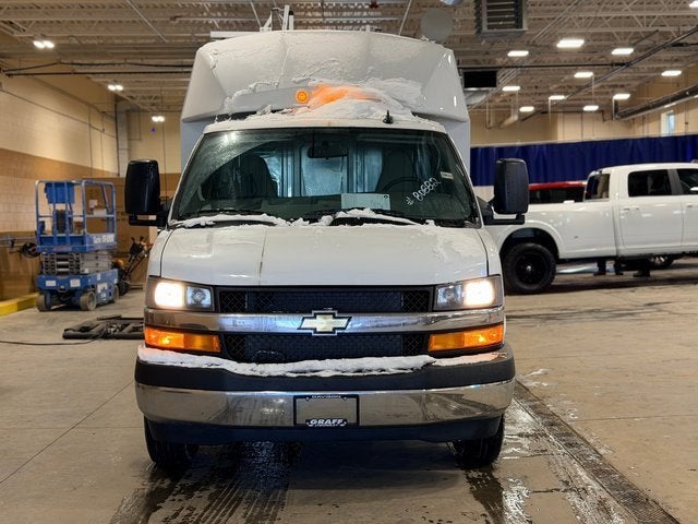 2025 Chevrolet Express Cutaway 3500 1WT