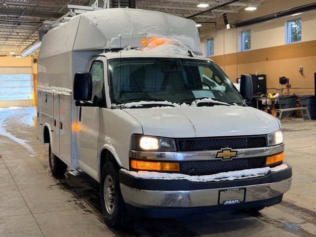 2025 Chevrolet Express Cutaway 3500 1WT