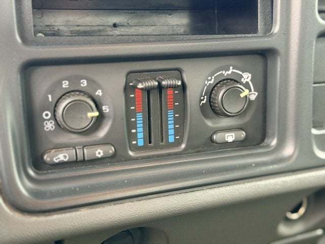 2004 Chevrolet Silverado 2500 HD LS