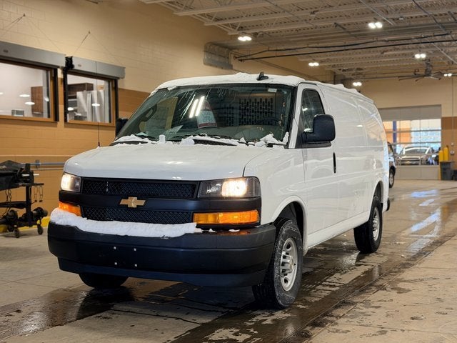 2025 Chevrolet Express Cargo 3500 WT