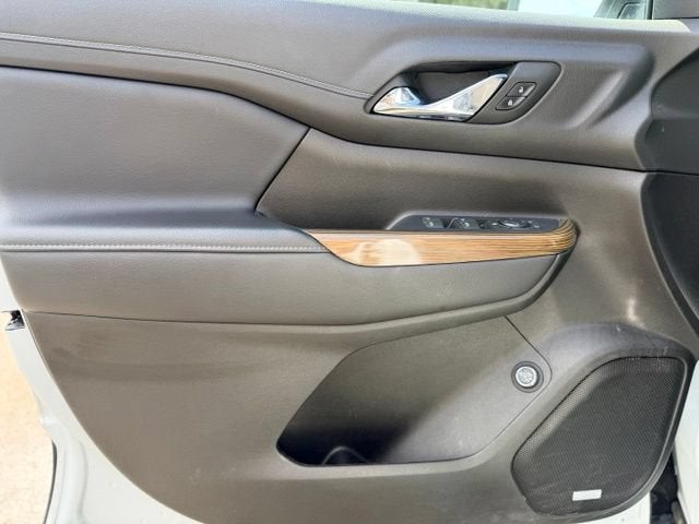 2022 GMC Acadia SLE
