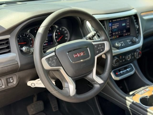 2022 GMC Acadia SLE