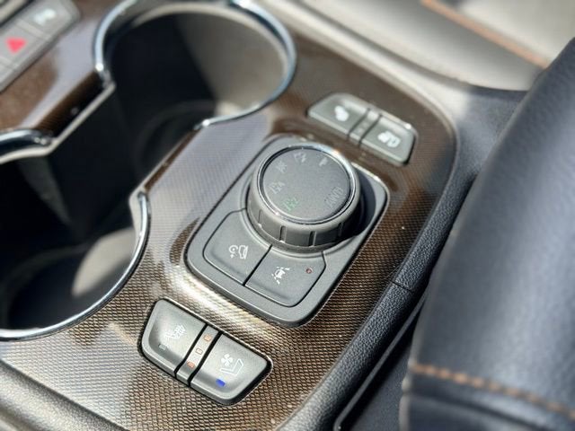 2022 GMC Acadia AT4