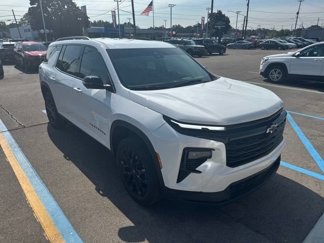 2024 Chevrolet Traverse LT