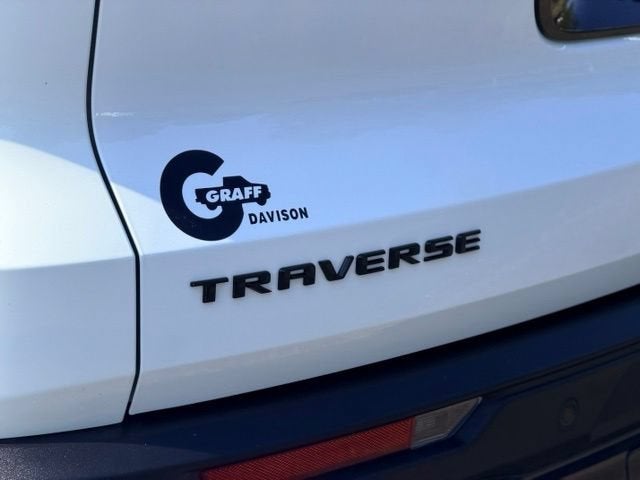2024 Chevrolet Traverse LT