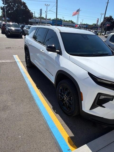2024 Chevrolet Traverse LT