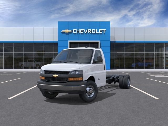 2026 Chevrolet Express Cutaway 3500 1WT