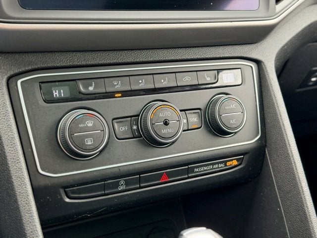 2020 Volkswagen Atlas Cross Sport 2.0T SE w/Technology R-Line