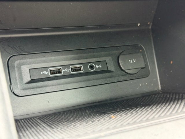 2020 Volkswagen Atlas Cross Sport 2.0T SE w/Technology R-Line