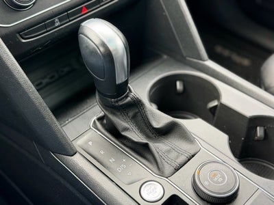 2020 Volkswagen Atlas Cross Sport 2.0T SE w/Technology R-Line