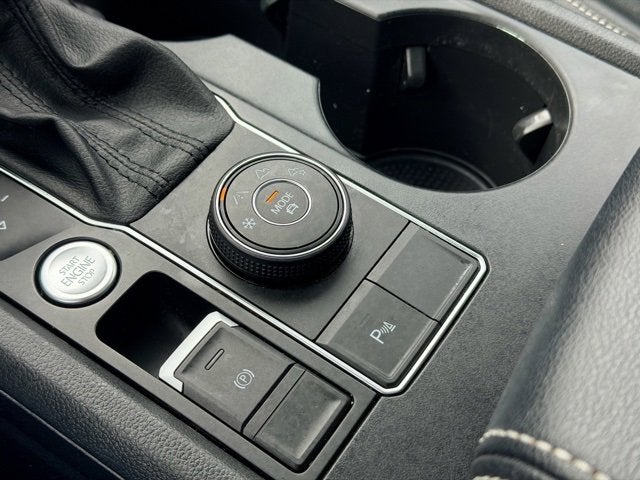 2020 Volkswagen Atlas Cross Sport 2.0T SE w/Technology R-Line