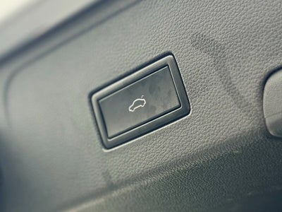 2020 Volkswagen Atlas Cross Sport 2.0T SE w/Technology R-Line