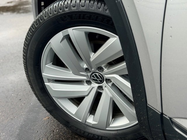 2020 Volkswagen Atlas Cross Sport 2.0T SE w/Technology R-Line