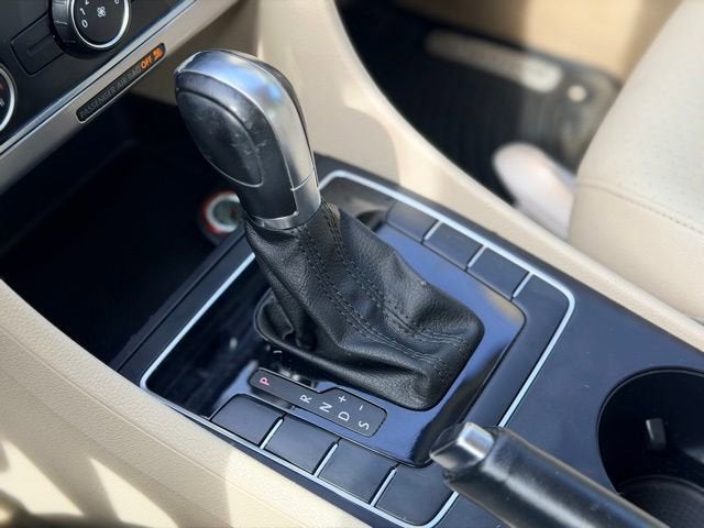 2014 Volkswagen Passat 1.8T Wolfsburg Edition