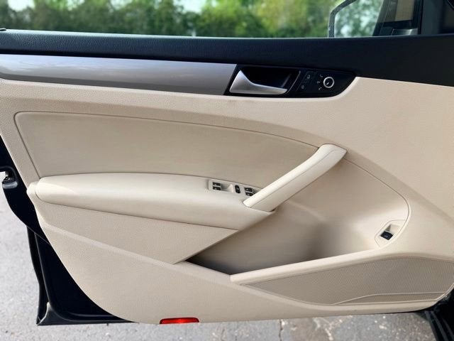 2014 Volkswagen Passat 1.8T Wolfsburg Edition