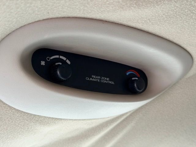 2007 Chrysler Town & Country LWB Touring