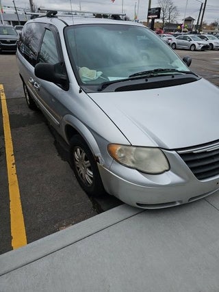 2007 Chrysler Town &amp; Country LWB Touring