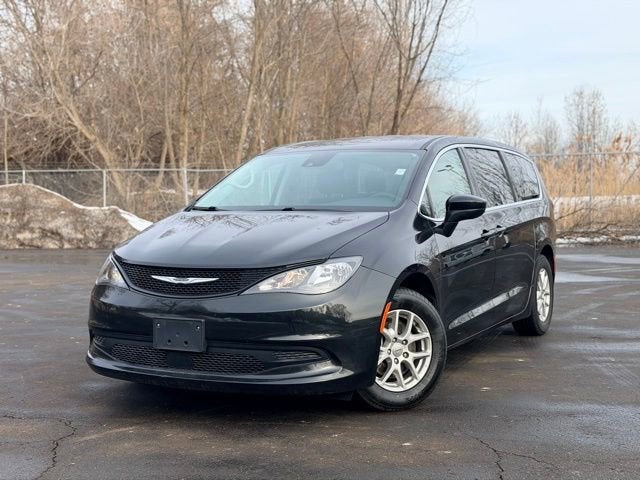 2023 Chrysler Voyager LX