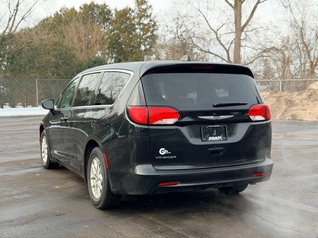 2023 Chrysler Voyager LX
